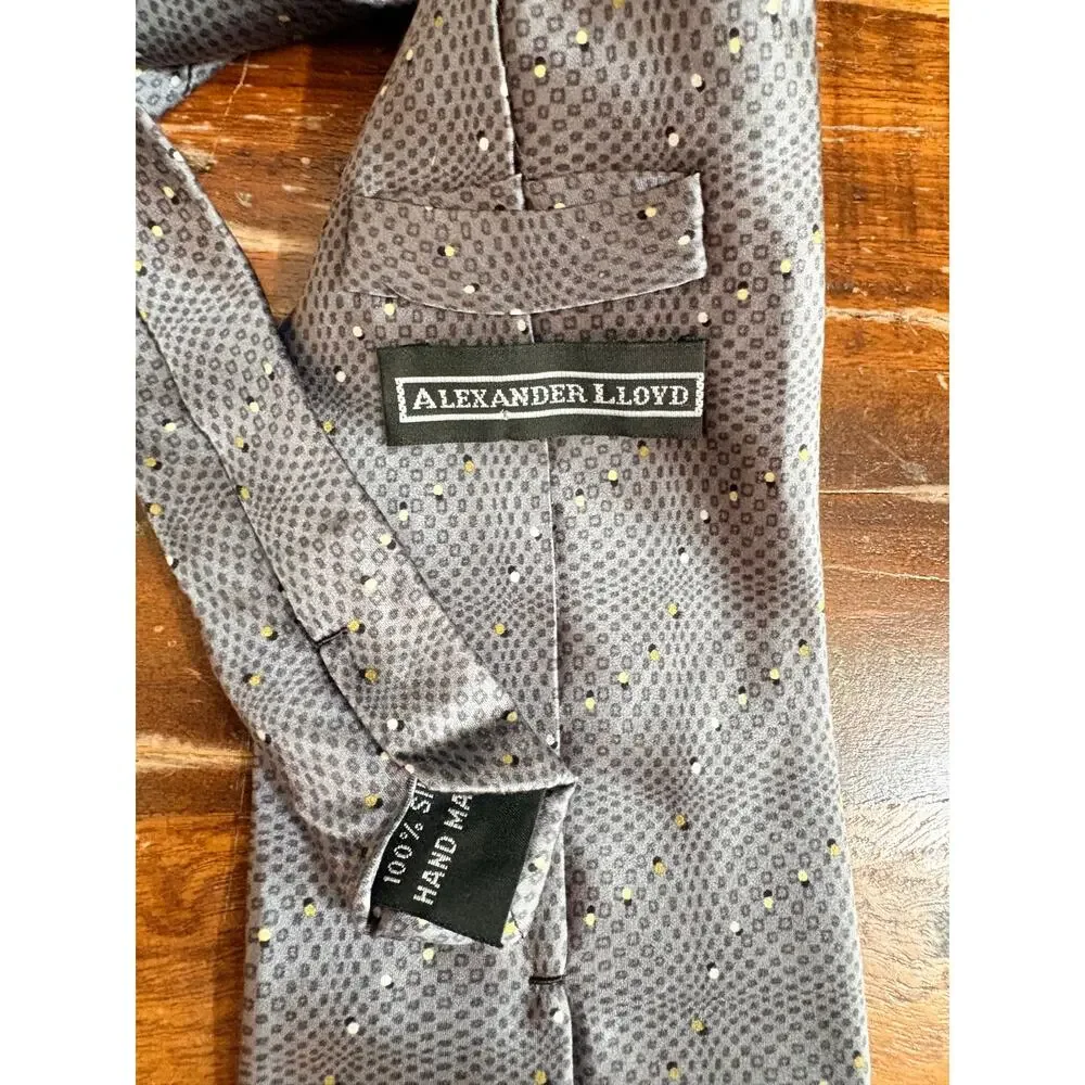Alexander Lloyd 100% Silk Men’s Tie Gray Geometric Dot Pattern 62” Long